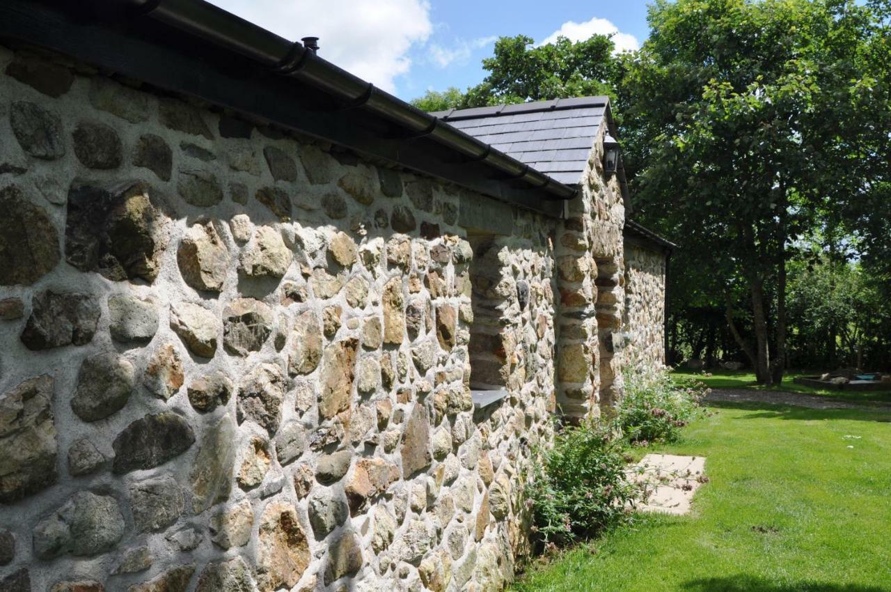 Gwalchmai The Barn At Cae Bachヴィラ エクステリア 写真
